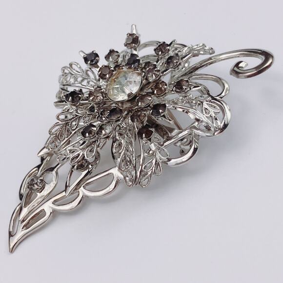 VTG 1950s Brooch Filigree Floral Smoky Rhinestone Silver Tone Mid Century Pin - Picture 2 of 10